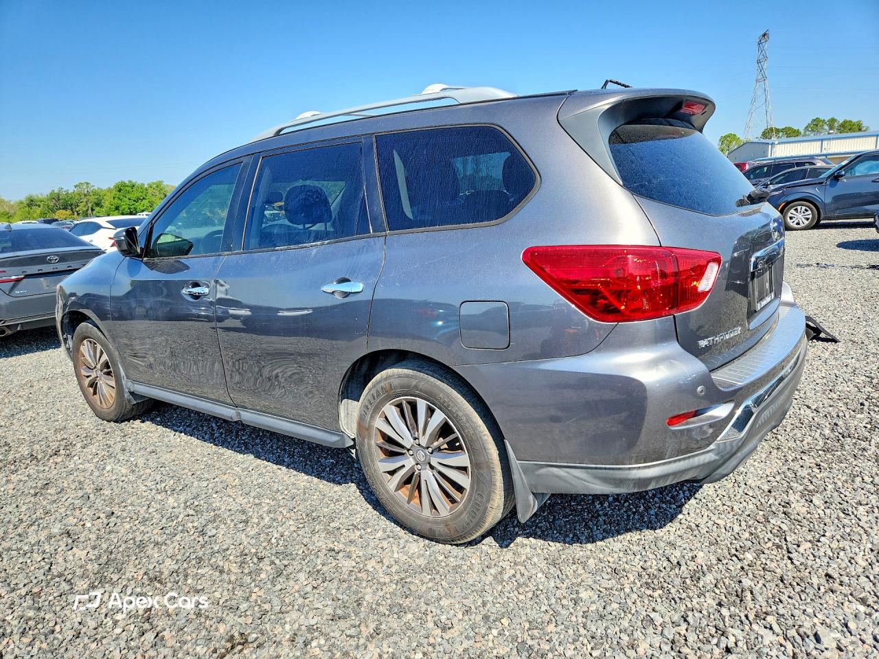 Nissan Pathfinder 2018