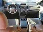 Toyota Sienna 2011