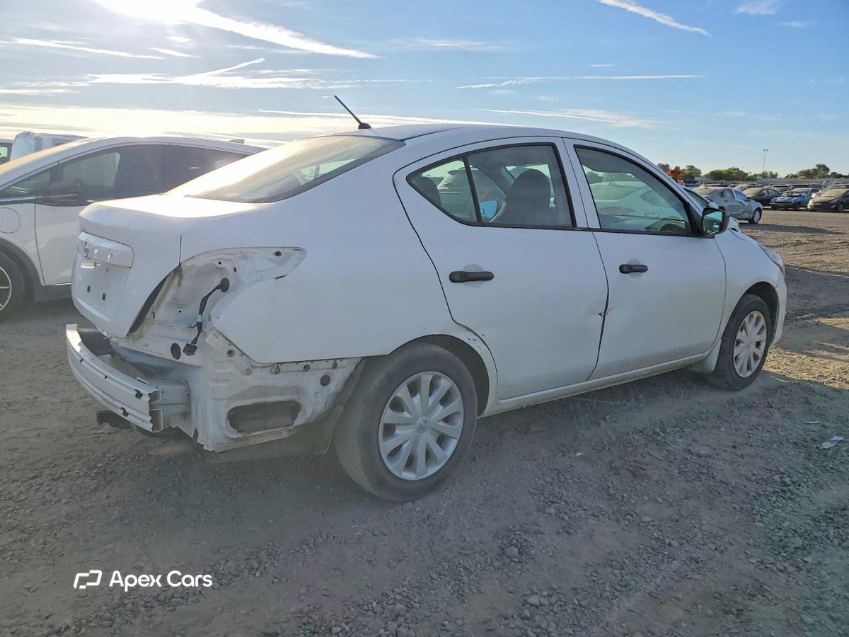 Nissan Versa 2016