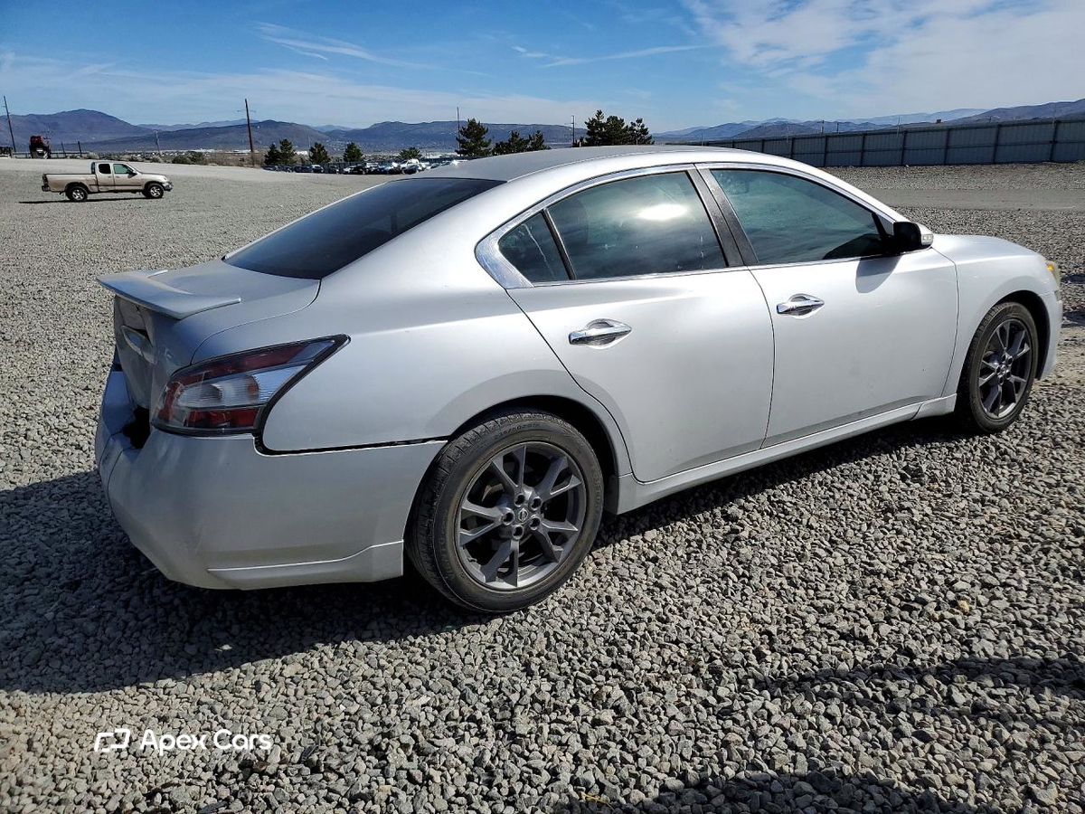 Nissan Maxima 2012
