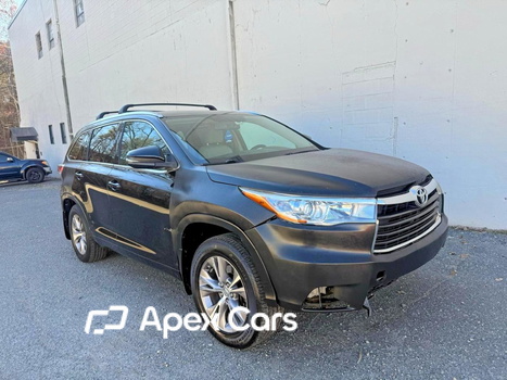 Toyota Highlander 2015 - Image 1 of 10