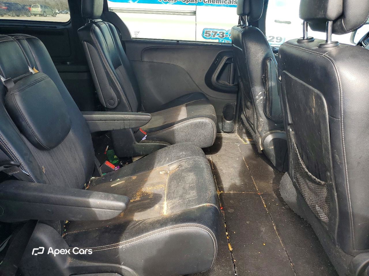 Chrysler Voyager 2015