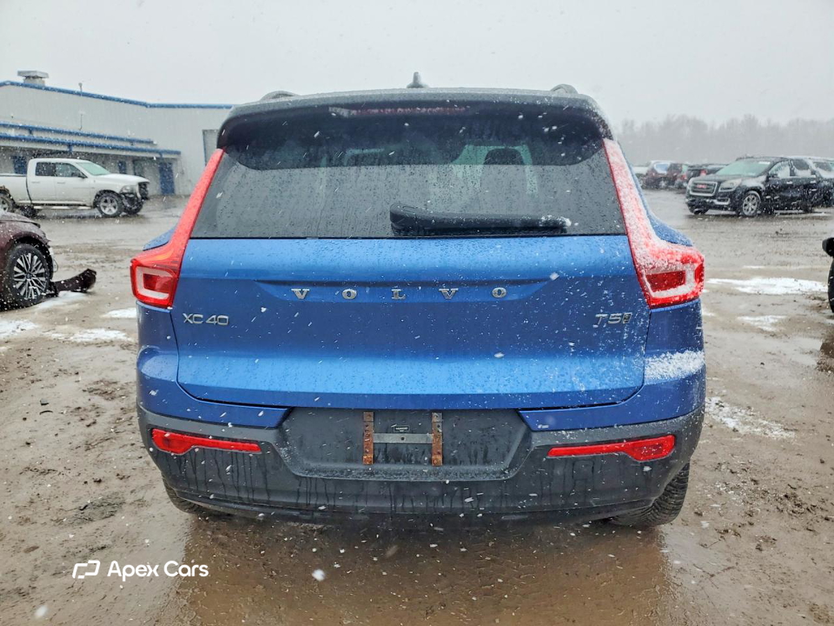 Volvo XC40 2021