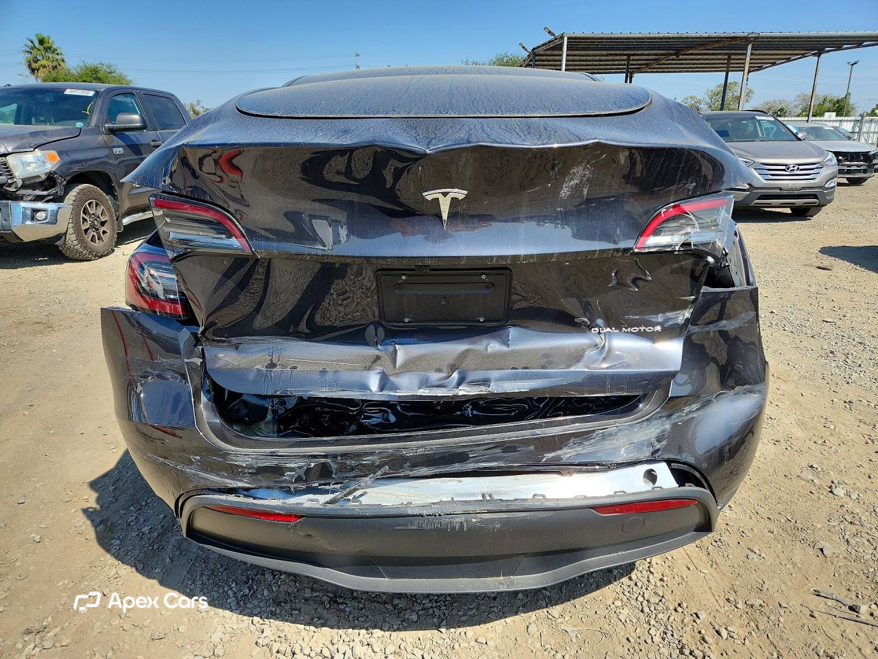Tesla Model Y 2024