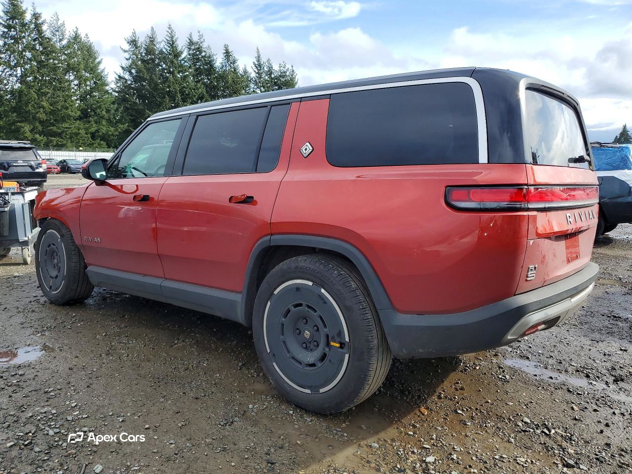 Rivian R1S 2025