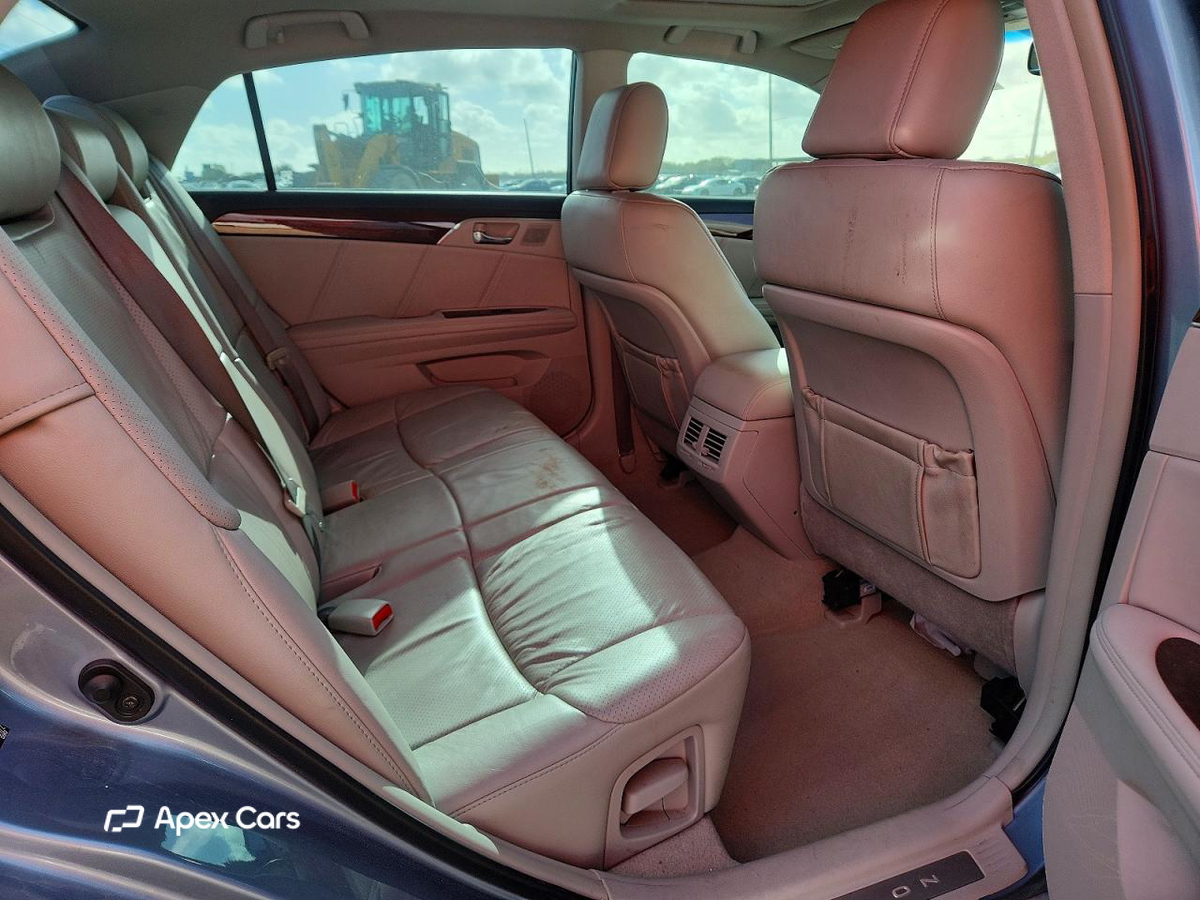 Toyota Avalon 2010