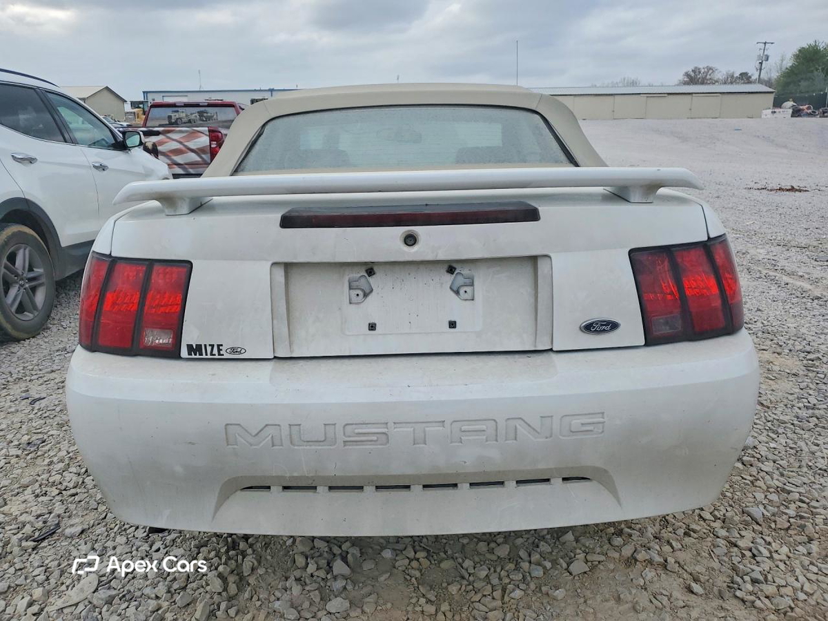 Ford Mustang 2001
