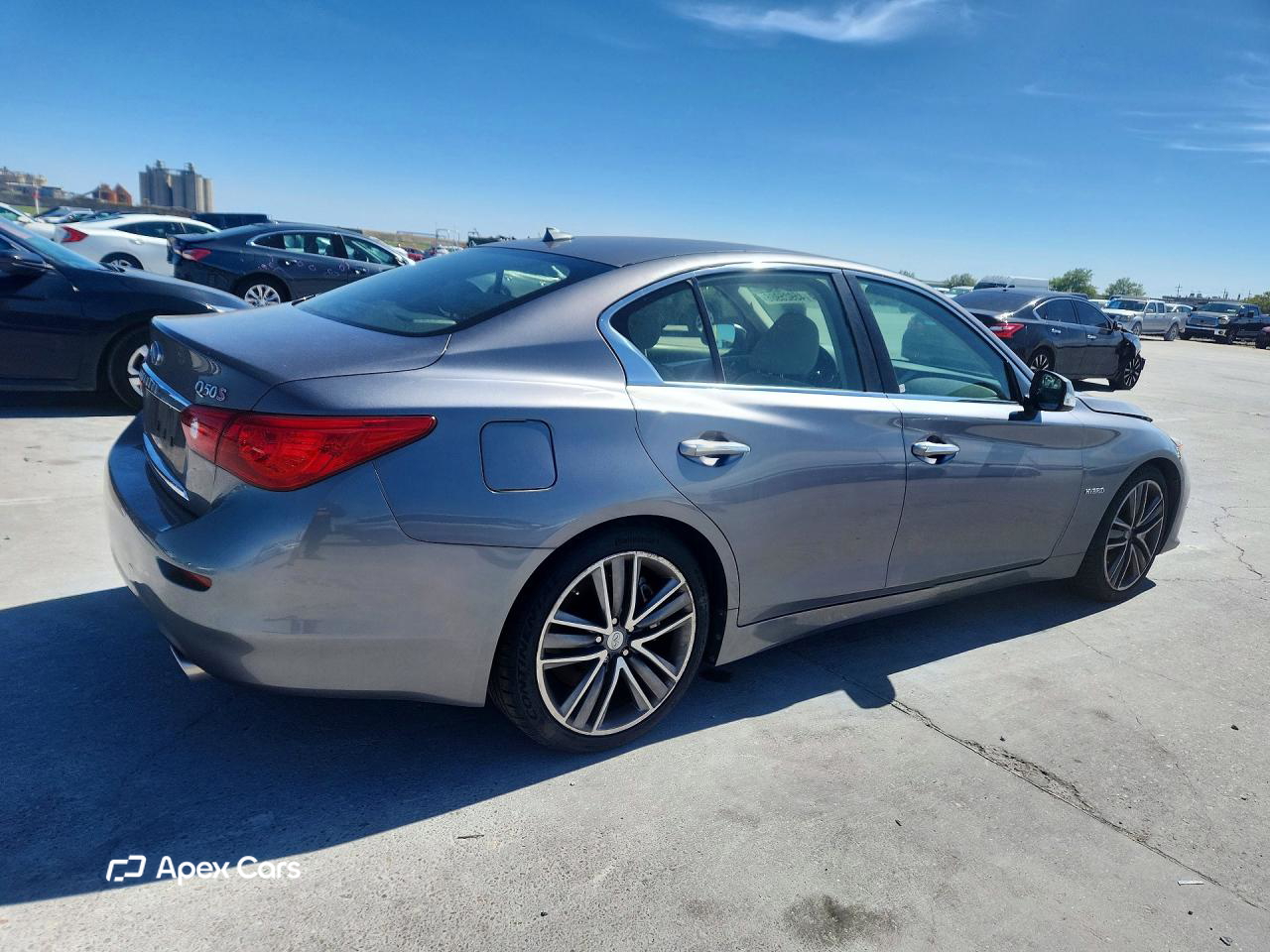 Infiniti Q50 2015
