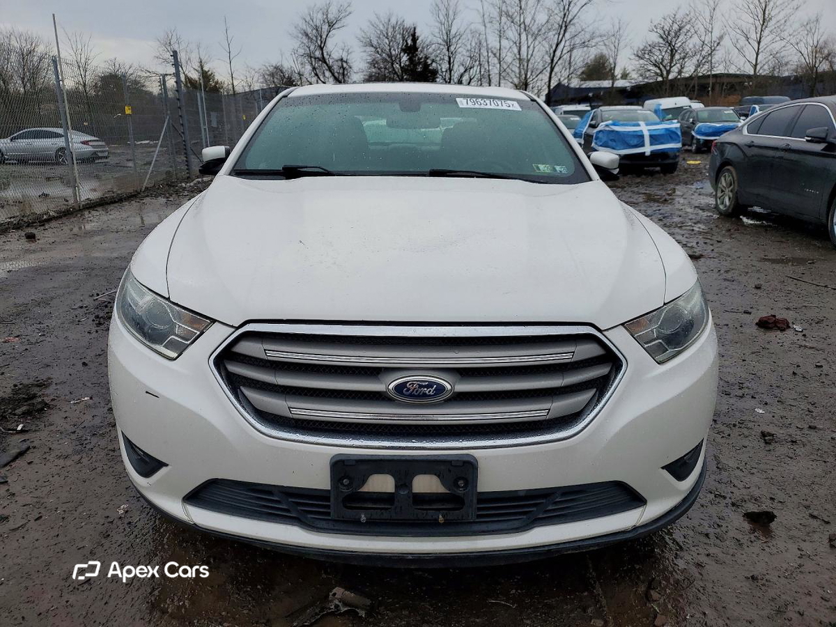 Ford Taurus 2015
