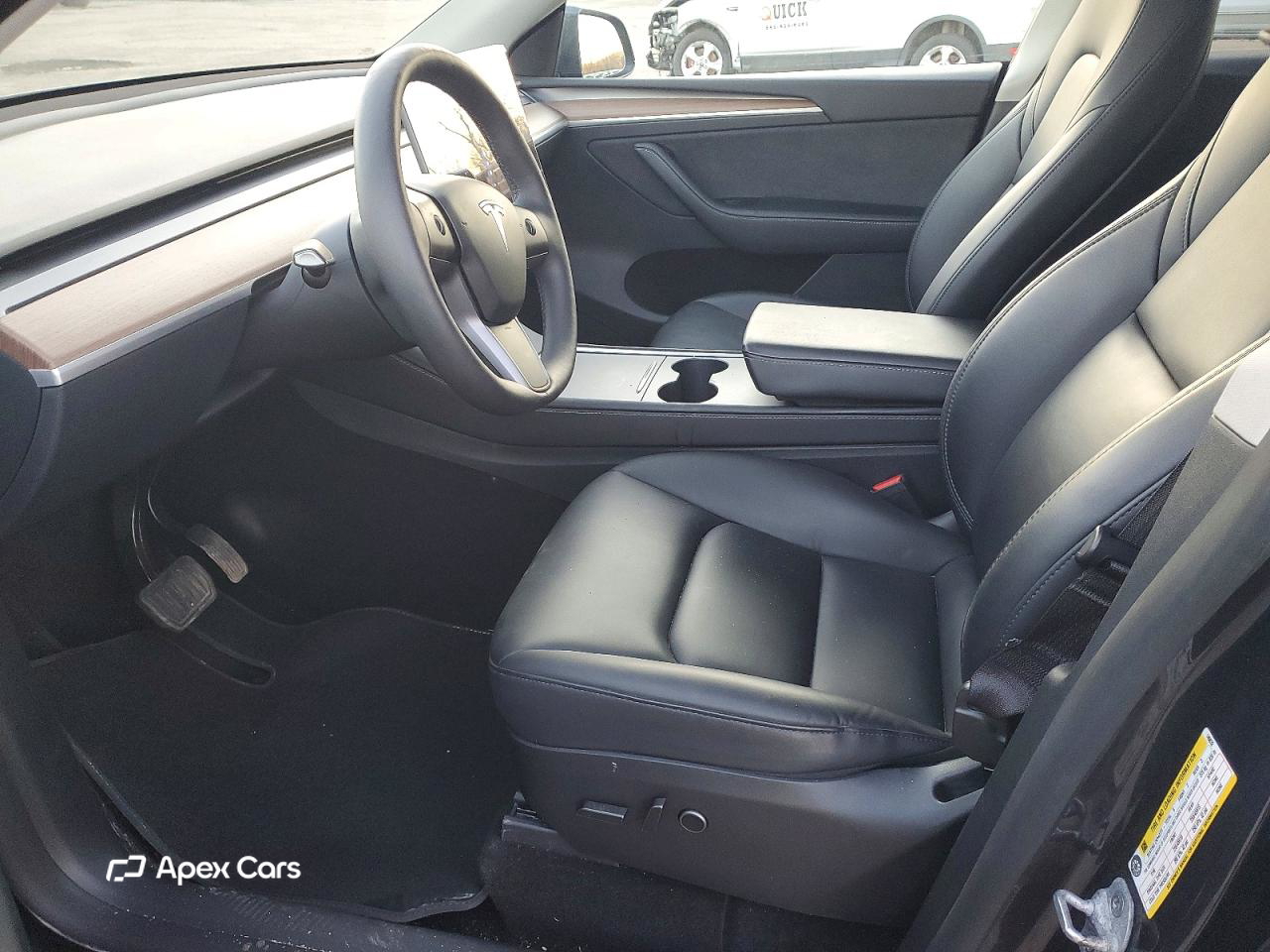 Tesla Model Y 2024