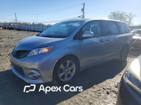 Toyota Sienna 2014 - Image 1 of 13