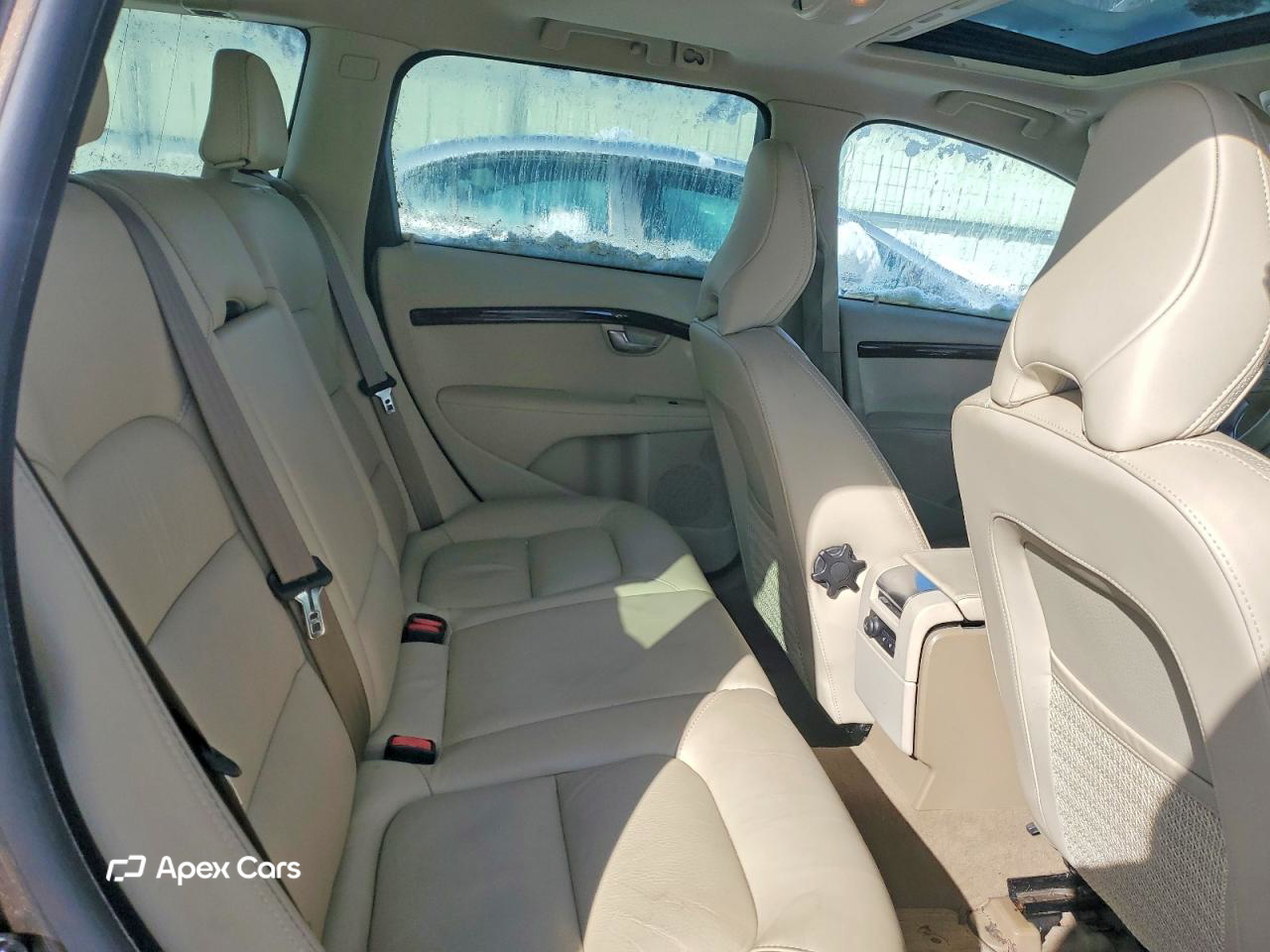 Volvo XC70 2012