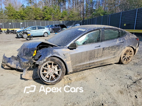 Tesla Model 3 2021 - Image 1 of 13