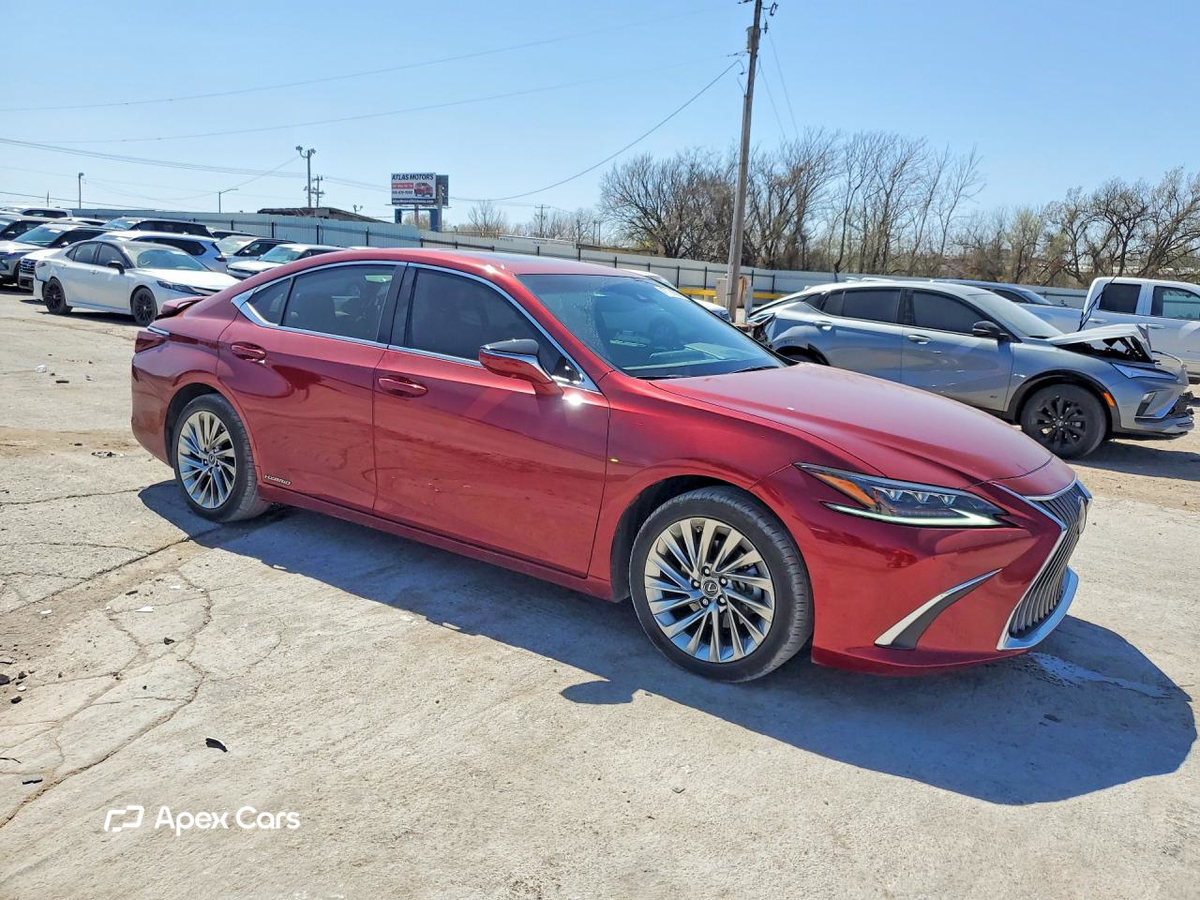 Lexus ES 2020