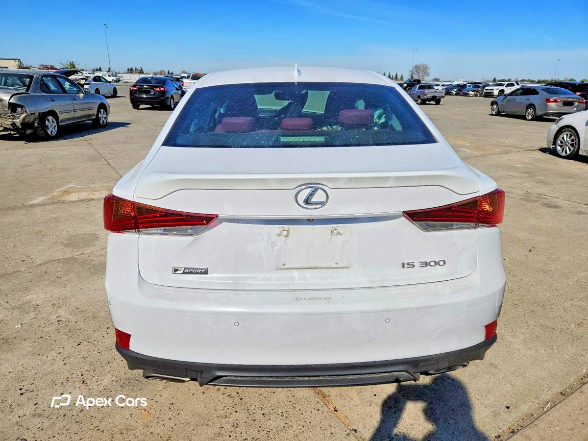 Lexus IS 2018