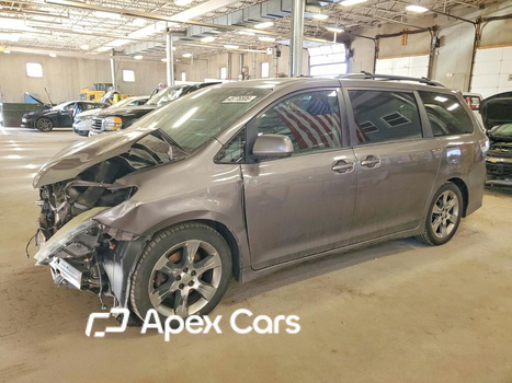 Toyota Sienna 2011 - Image 1 of 14