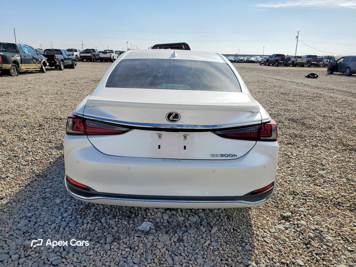 Lexus ES 2022