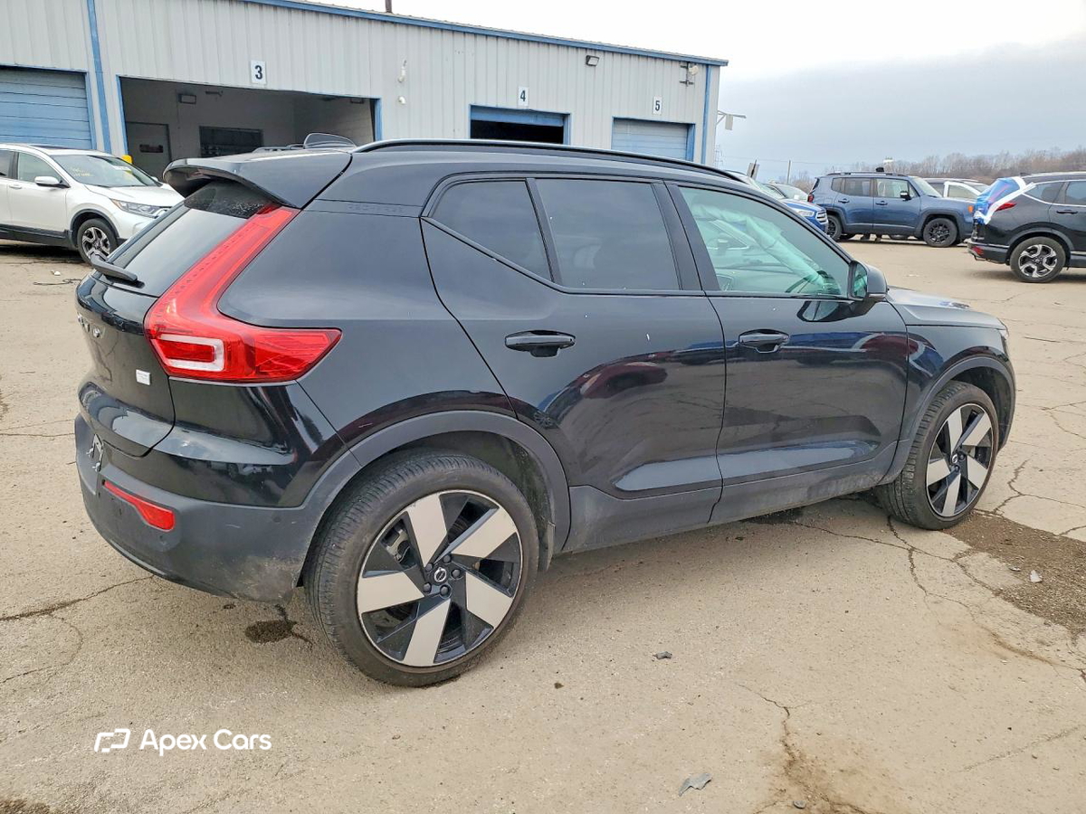 Volvo XC40 2023