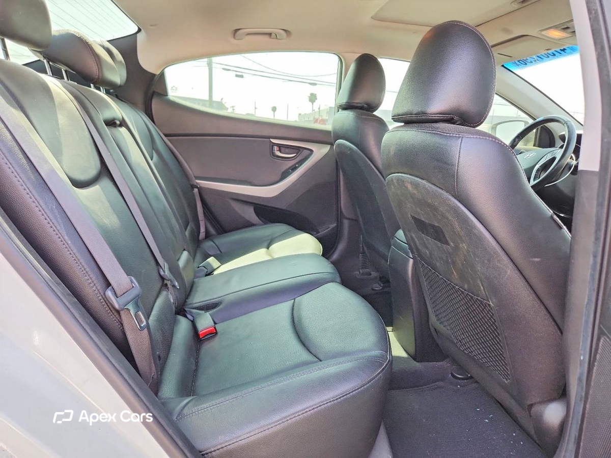 Hyundai Elantra 2013
