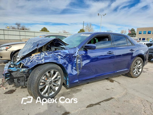 Chrysler 300 2014 - Image 1 of 13