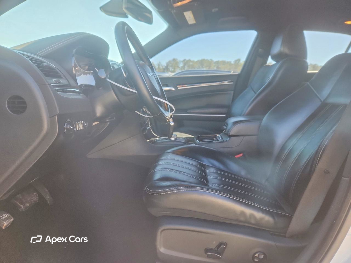 Chrysler 300 2019