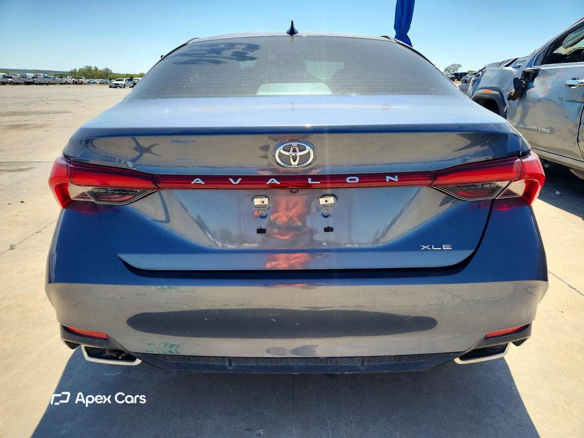 Toyota Avalon 2022