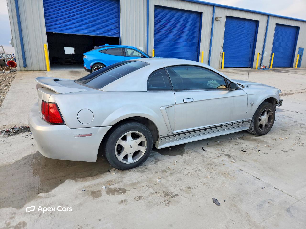 Ford Mustang 2000