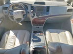 Toyota Sienna 2011