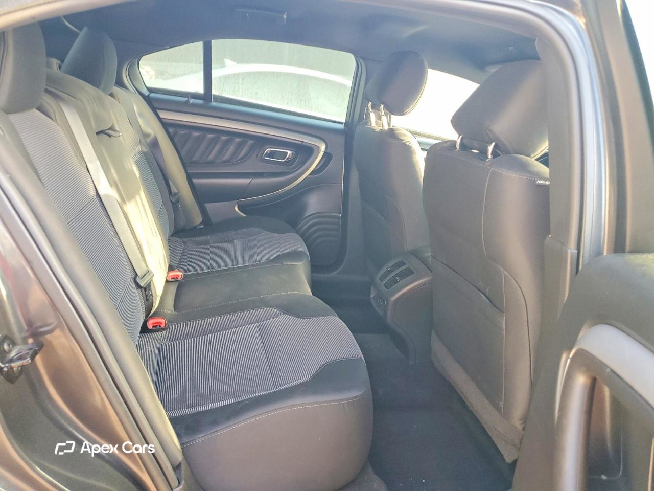 Ford Taurus 2015