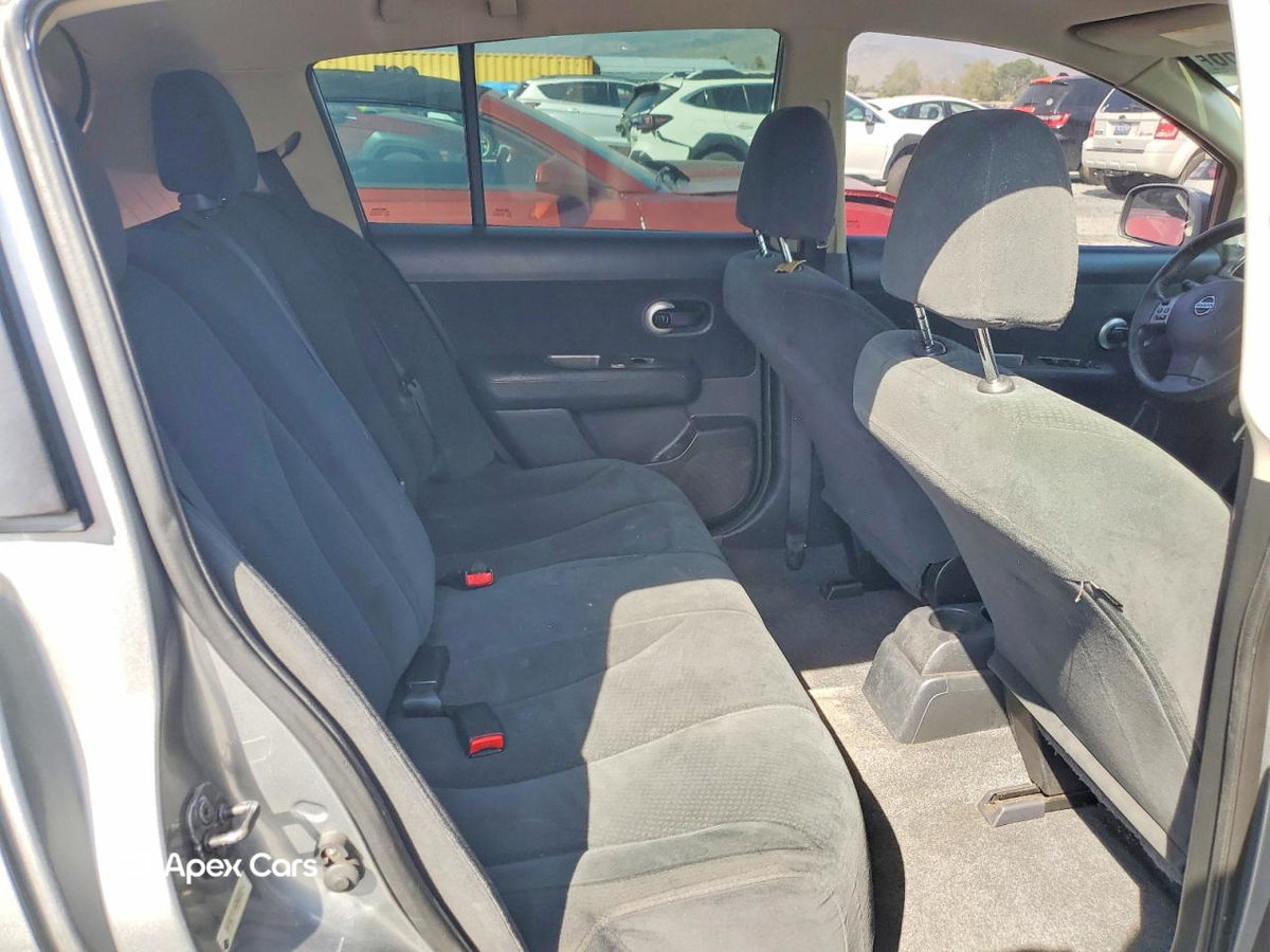Nissan Versa 2012