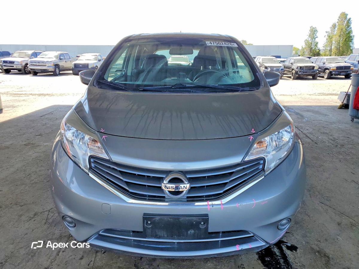 Nissan Versa 2015