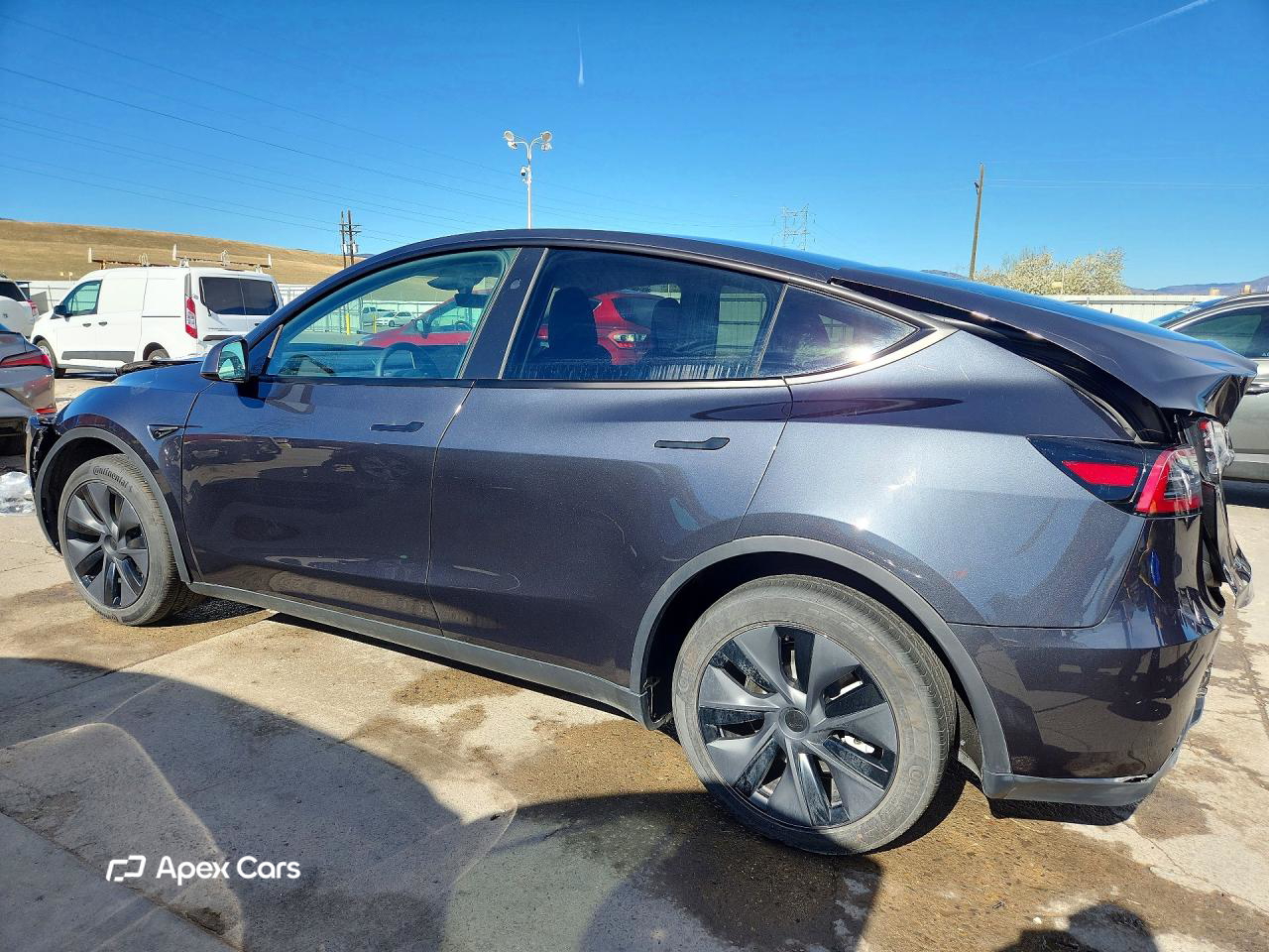 Tesla Model Y 2025