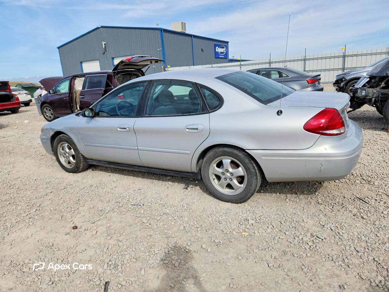 Ford Taurus 2004