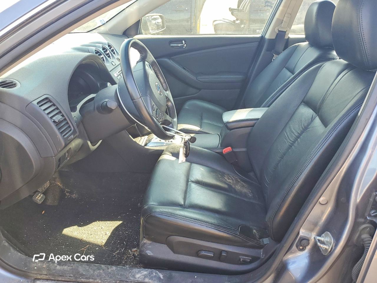 Nissan Altima 2011