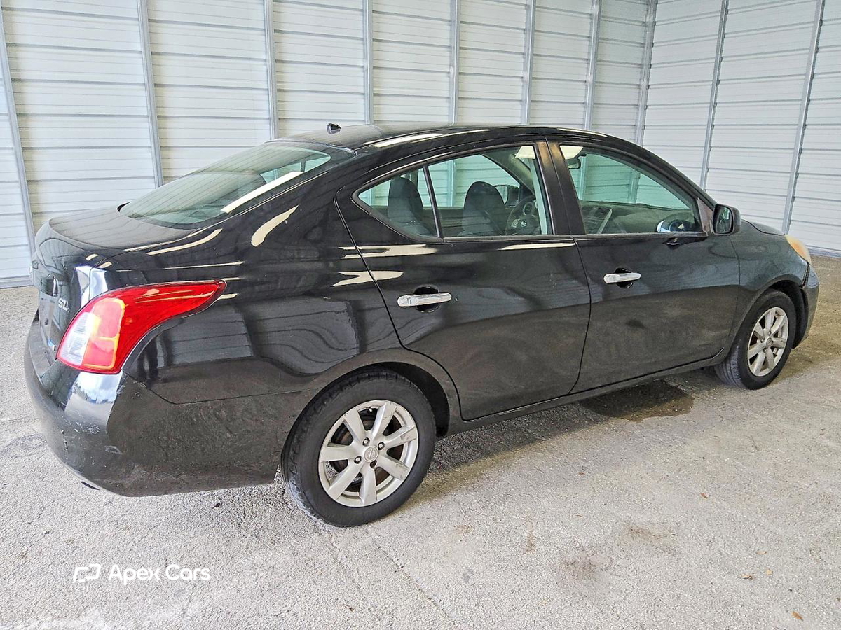 Nissan Versa 2012