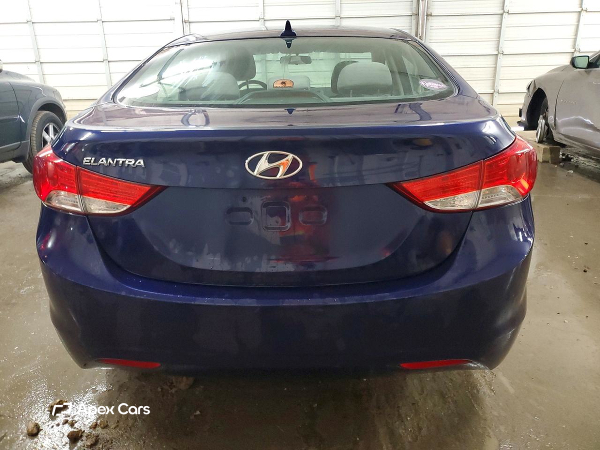 Hyundai Elantra 2013