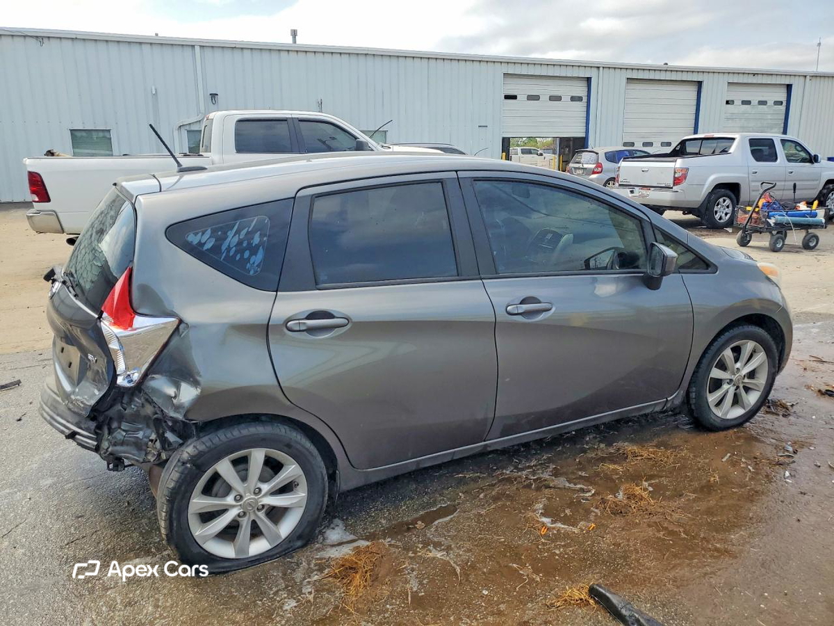 Nissan Versa 2016