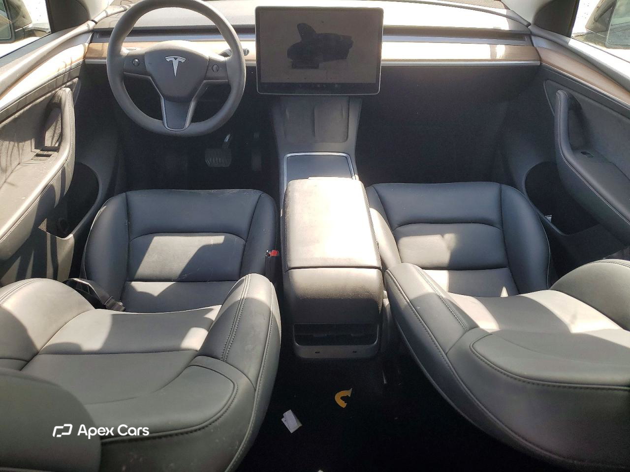 Tesla Model Y 2025
