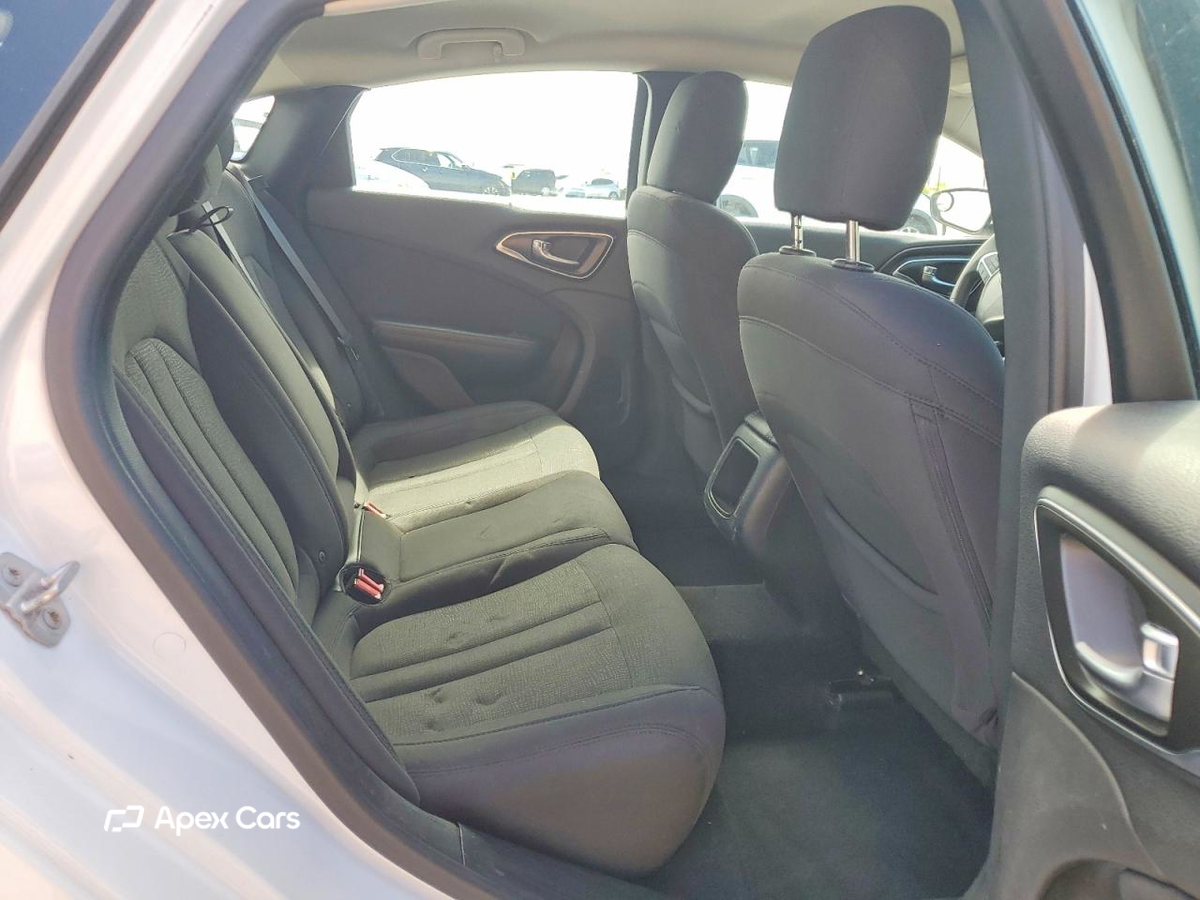 Chrysler 200 2016