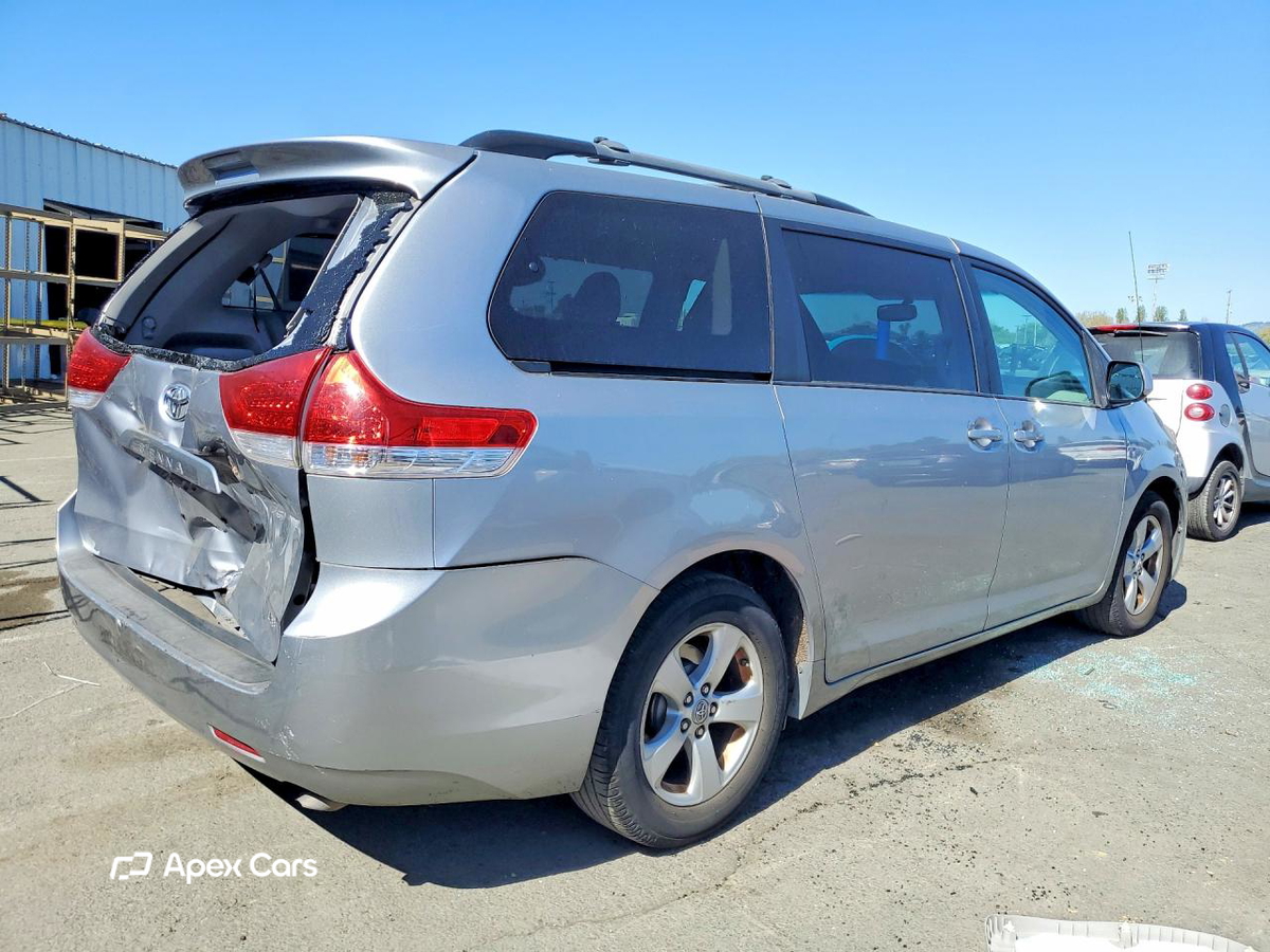 Toyota Sienna 2012