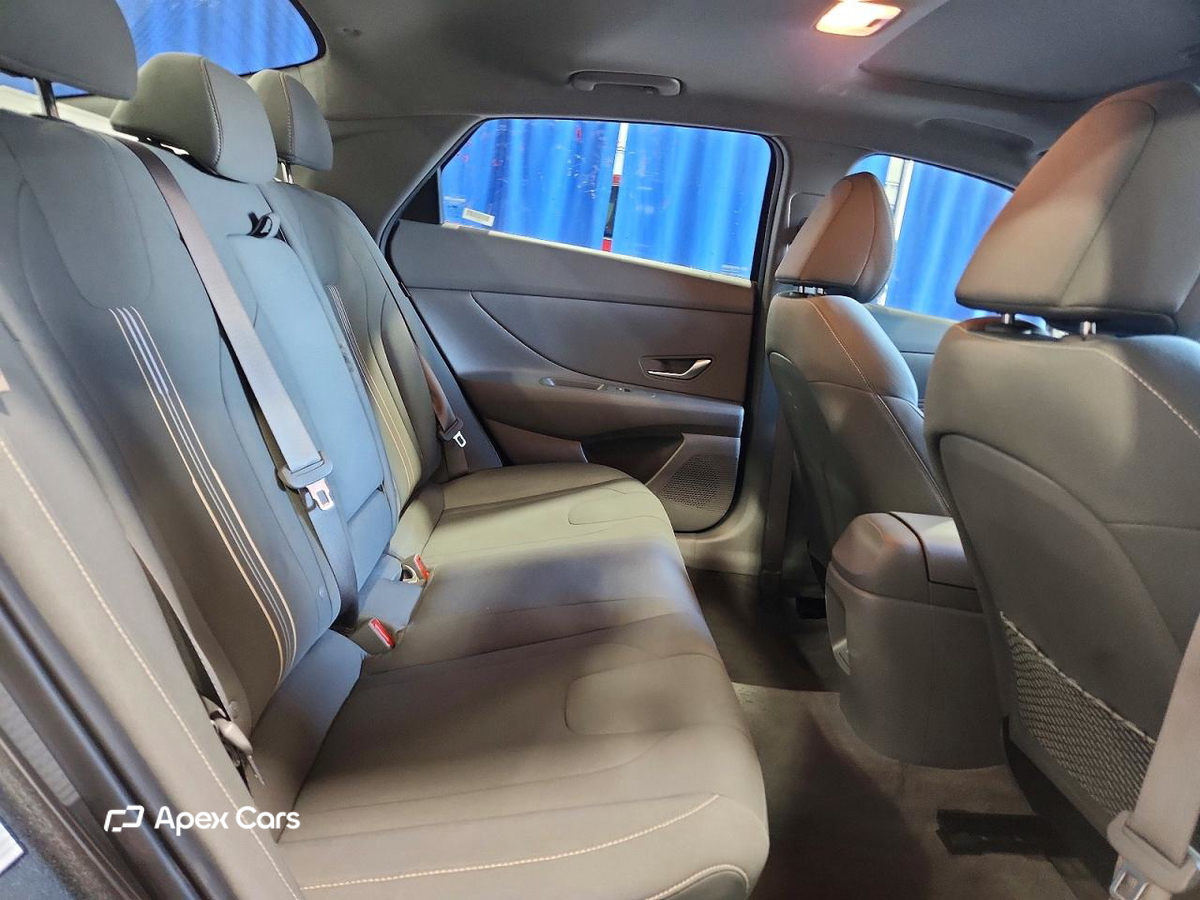 Hyundai Elantra 2025