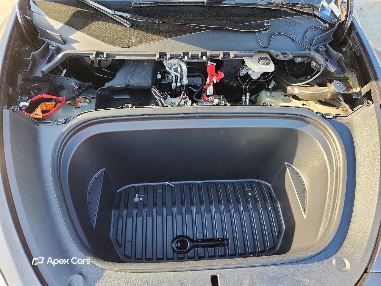 Tesla Model Y 2025