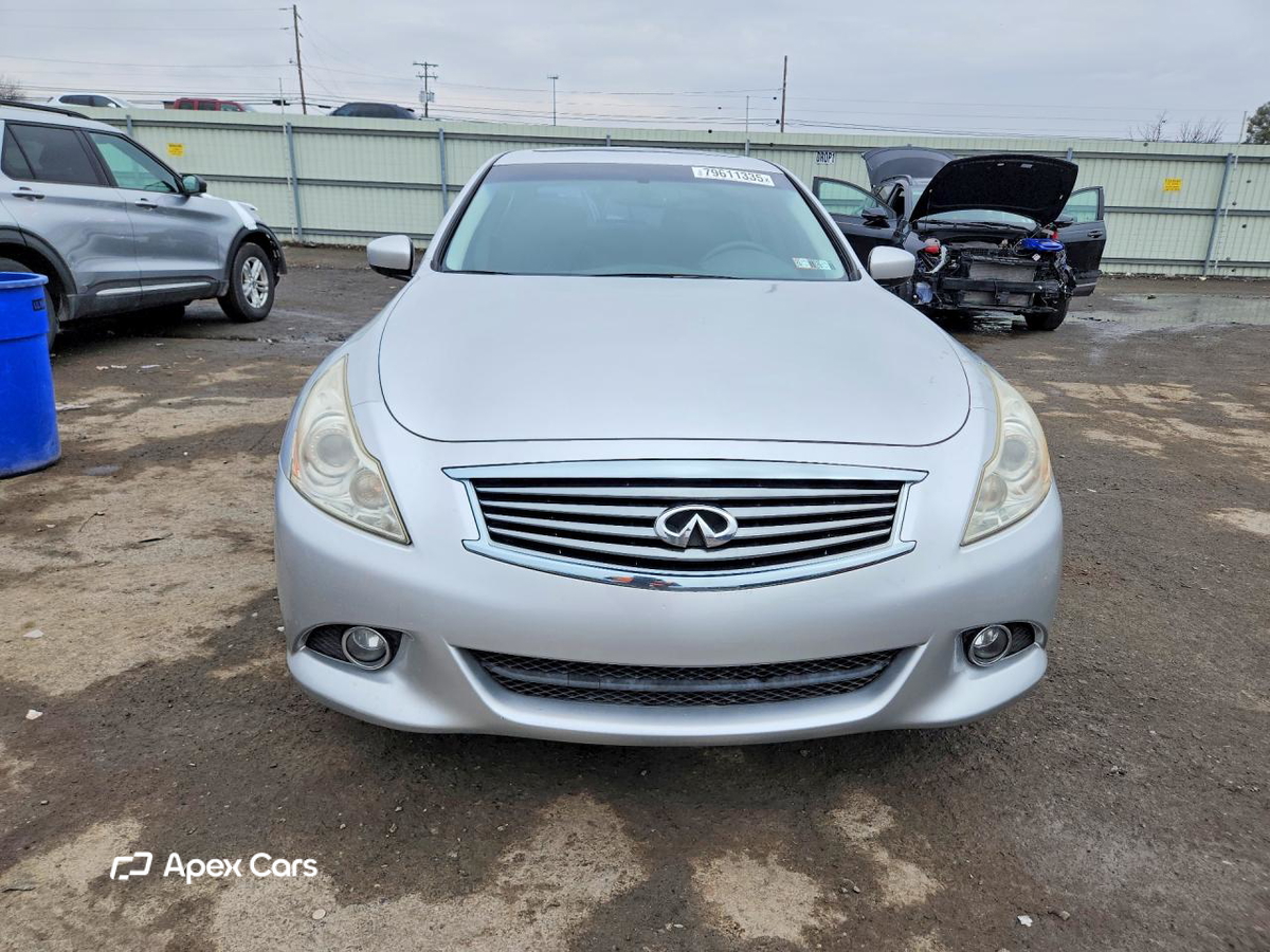 Infiniti  2012