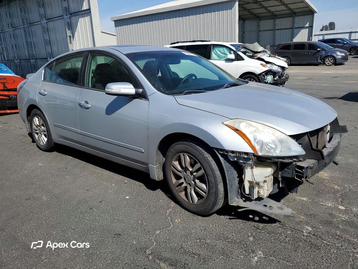 Nissan Altima 2010