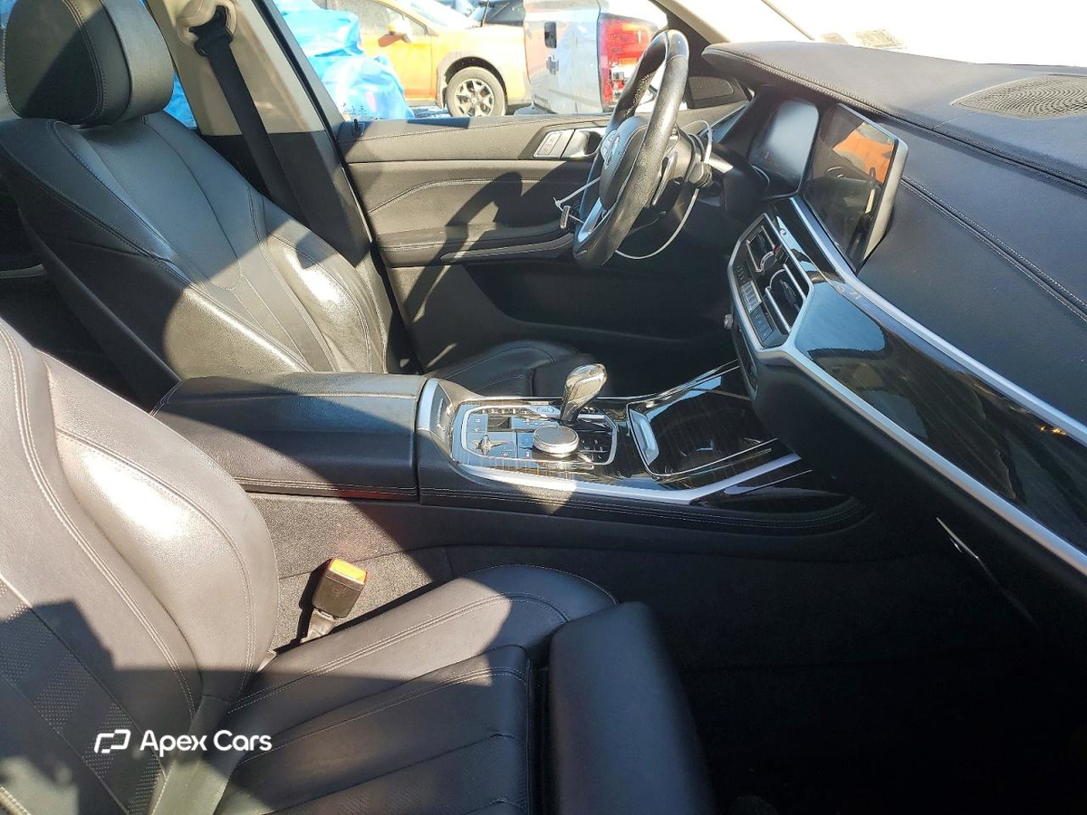 BMW X7 2021