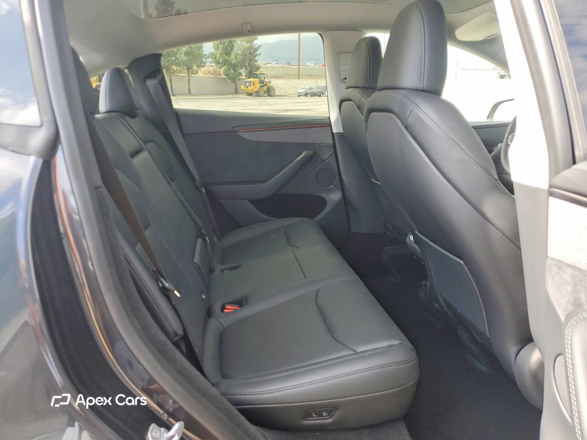 Tesla Model Y 2026
