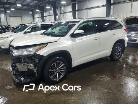 Toyota Highlander 2018 - Image 1 of 15