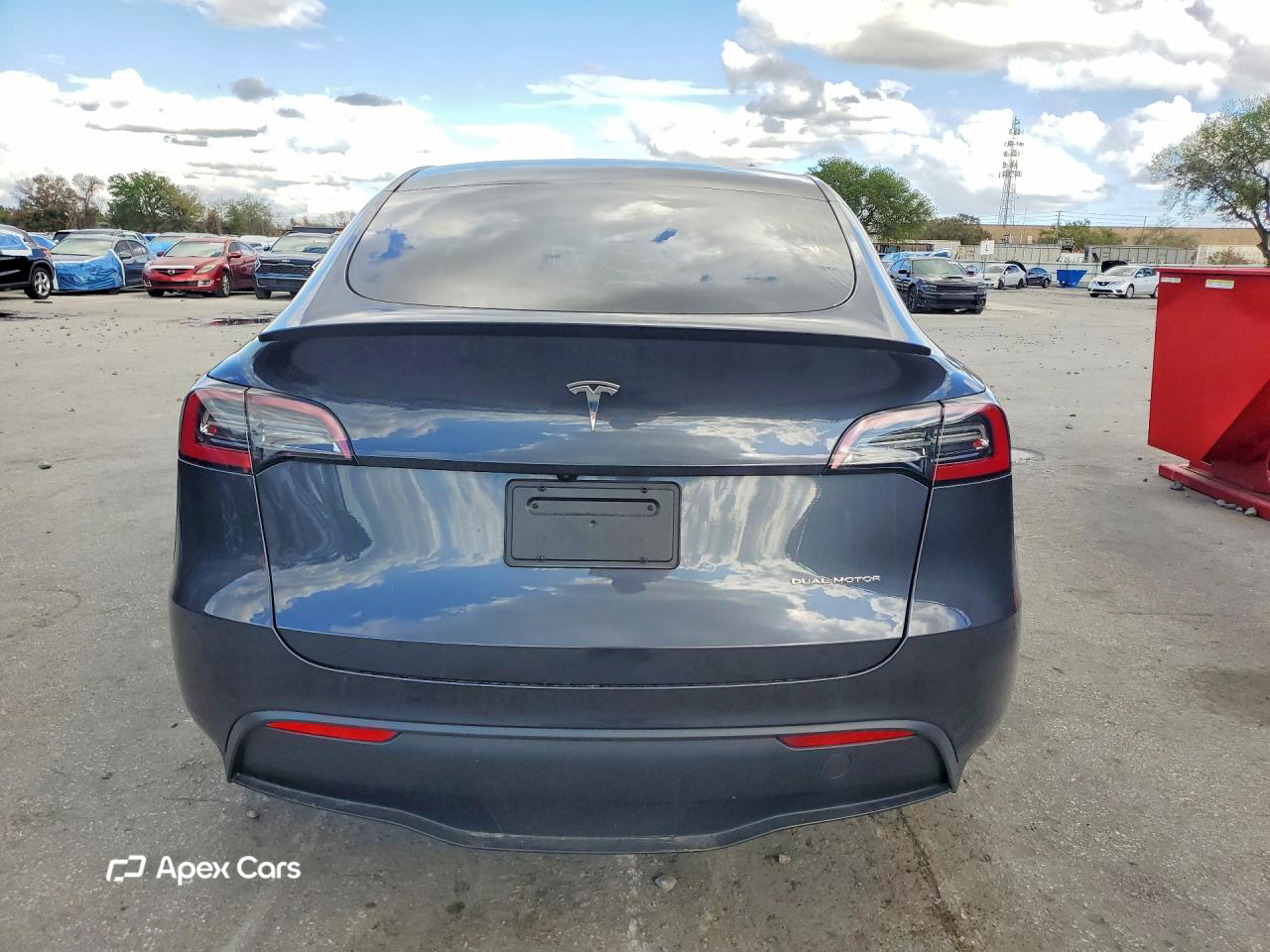 Tesla Model Y 2024