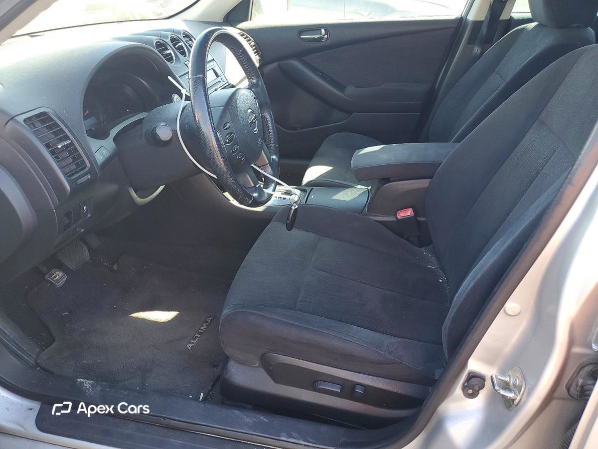 Nissan Altima 2012