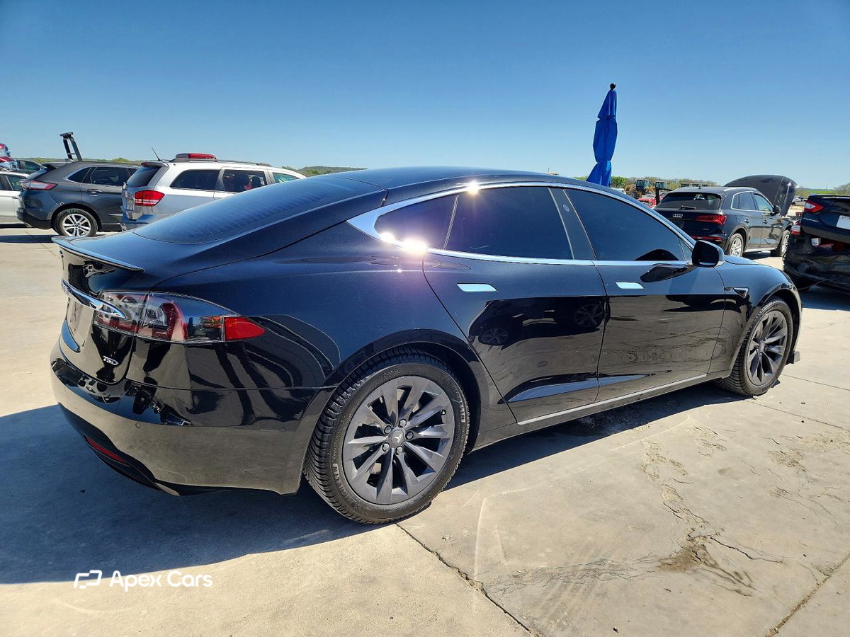 Tesla Model S 2018